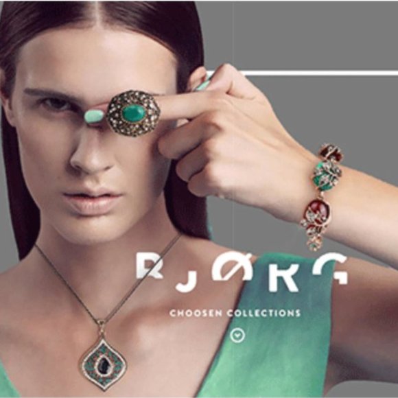 NEW Rhinestone Earrings - Picture 8 of 14